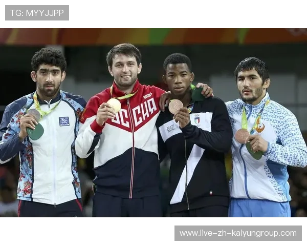 世界摔跤锦标赛：俄罗斯队强势统治